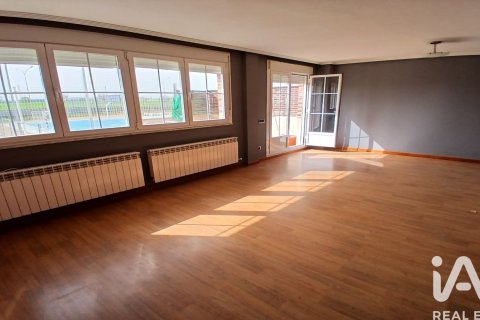 Продажа дома в Вильярес-де-ла-Рейна, Саламанка, Испания 4 спальни, 309м2 №172354 - фото 16