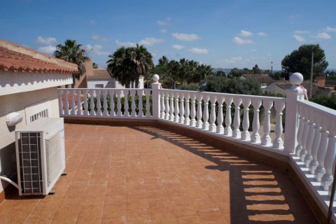 Finca till salu i Catral, Alicante, Spanien 4 sovrum, 235 kvm. Nr. 145547 - foto 7