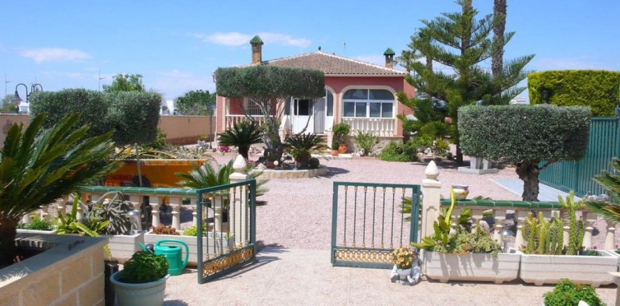 Finca Dolores, Alicante, Espanja 3 makuuhuonetta, 240 m2 No. 145546
