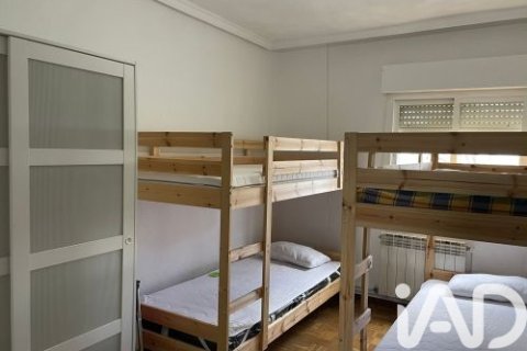 Huoneisto myytävänä Madrid, Espanja, 2 makuuhuonetta, 66 m2 No. 188188 - kuva 13