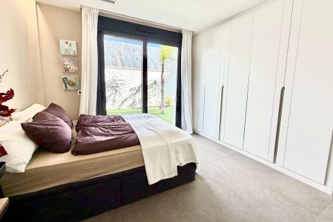 Villa for sale in San Miguel de Salinas, Alicante, Spain 5 bedrooms, 259 sq.m. No. 155596 - photo 14