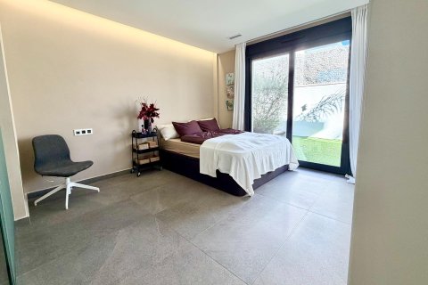 Villa for sale in San Miguel de Salinas, Alicante, Spain 5 bedrooms, 259 sq.m. No. 155596 - photo 13