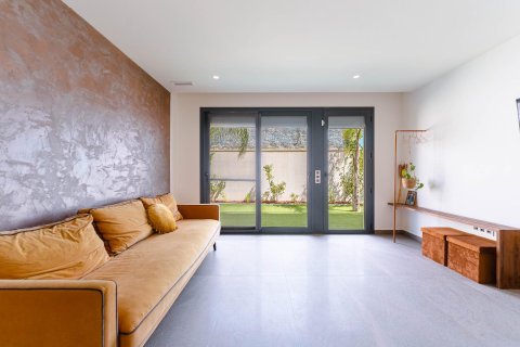 Villa for sale in San Miguel de Salinas, Alicante, Spain 5 bedrooms, 259 sq.m. No. 155596 - photo 19