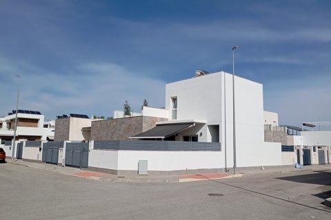 Villa a Daya Vieja, Alicante, Spagna 3 camere da letto, 125 mq. N° 155590