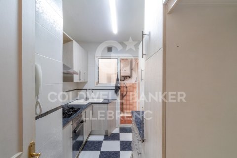 Huoneisto myytävänä Barcelona, Espanja, 2 makuuhuonetta, 70 m2 No. 178405 - kuva 6