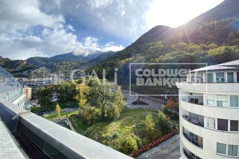 Kattohuoneisto vuokrattavana Principado De Andorra (Ninguna Poblacion Tiene C.P.), Lleida, Espanja, 4 makuuhuonetta, 192 m2 No. 178409 - kuva 27