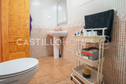 Huoneisto myytävänä Torrevieja, Alicante, Espanja, 3 makuuhuonetta, 96 m2 No. 139556 - kuva 27