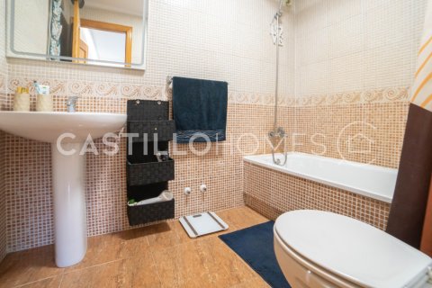 Huoneisto myytävänä Torrevieja, Alicante, Espanja, 3 makuuhuonetta, 96 m2 No. 139556 - kuva 19
