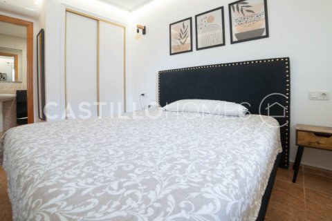 Huoneisto myytävänä Torrevieja, Alicante, Espanja, 3 makuuhuonetta, 96 m2 No. 139556 - kuva 15