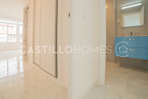 Huoneisto myytävänä Torrevieja, Alicante, Espanja, 3 makuuhuonetta, 76 m2 No. 139555 - kuva 11