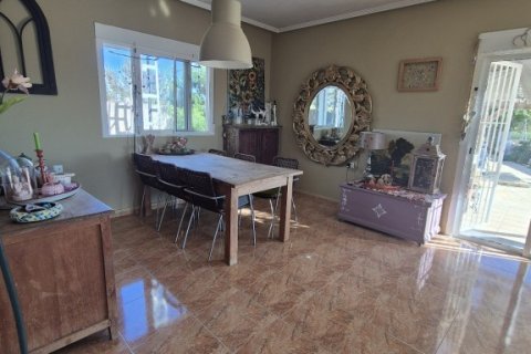 Finca till salu i Catral, Alicante, Spanien 3 sovrum, 177 kvm. Nr. 140038 - foto 7