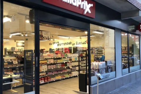 Retail store for sale in Sants-Montjuic, Barcelona, Spain 173 sq.m. No. 154850 - photo 3