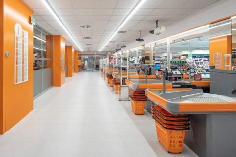 Retail store for sale in Barcelona, Spain 5182 sq.m. No. 154847 - photo 3