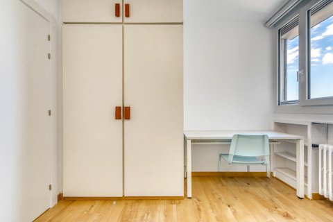 Apartamento en venta en Barcelona, España 3 dormitorios, No. 140882 - foto 28