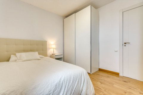 Apartamento en venta en Barcelona, España 3 dormitorios, No. 140882 - foto 26