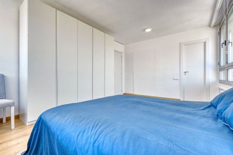 Apartamento en venta en Barcelona, España 3 dormitorios, No. 140882 - foto 16