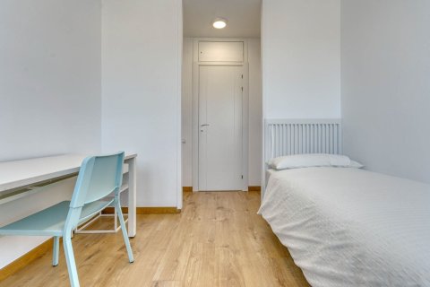 Apartamento en venta en Barcelona, España 3 dormitorios, No. 140882 - foto 23
