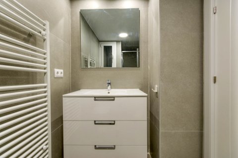 Apartamento en venta en Barcelona, España 3 dormitorios, No. 140882 - foto 20