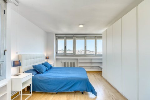 Apartamento en venta en Barcelona, España 3 dormitorios, No. 140882 - foto 14