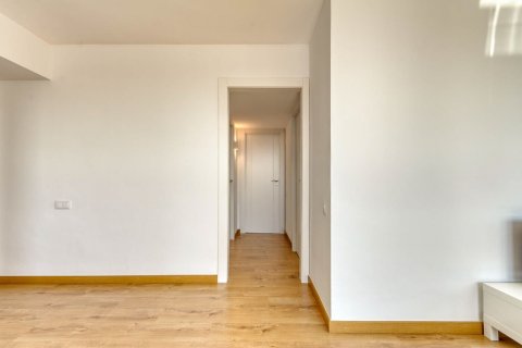 Apartamento en venta en Barcelona, España 3 dormitorios, No. 140882 - foto 13