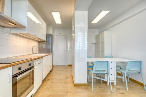 Apartamento en venta en Barcelona, España 3 dormitorios, No. 140882 - foto 7