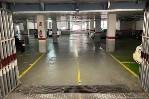 Apartamento en venta en Barcelona, España 3 dormitorios, No. 140882 - foto 29