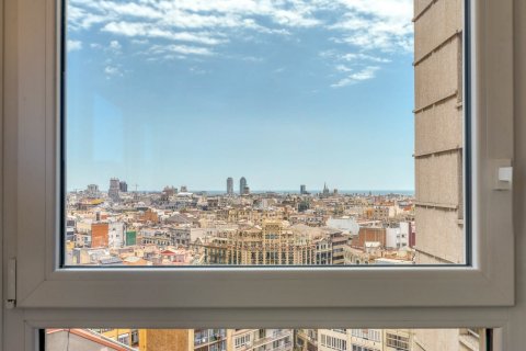 Apartamento en venta en Barcelona, España 3 dormitorios, No. 140882 - foto 17