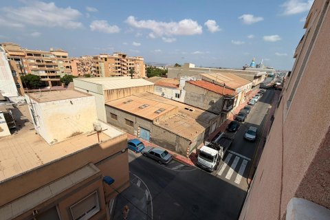Lägenhet till salu i Torrevieja, Alicante, Spanien 2 sovrum, 80 kvm. Nr. 191779 - foto 2