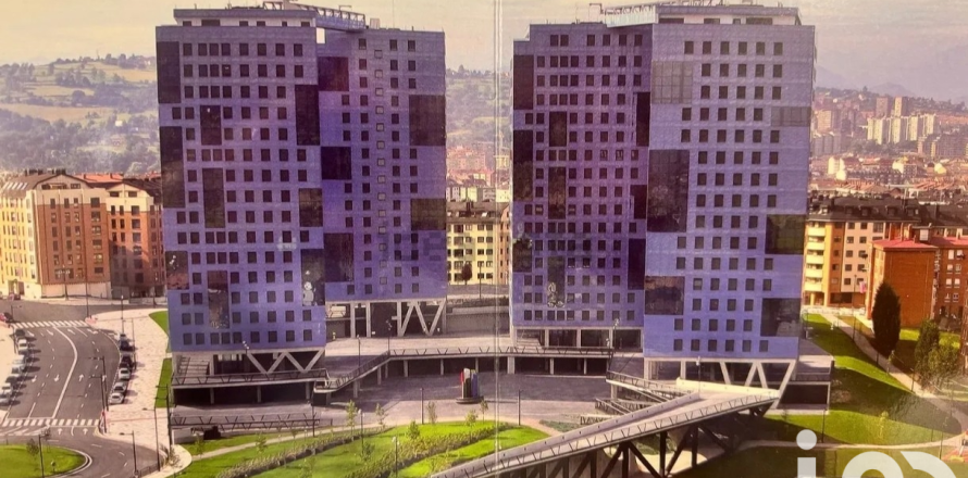 Apartment in Oviedo, Asturias, Spain 2 bedrooms, 69 sq.m. No. 173309