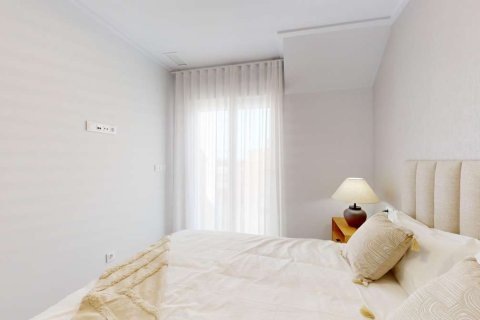 Huoneisto myytävänä Pilar de la Horadada, Alicante, Espanja, 3 makuuhuonetta, 100 m2 No. 181457 - kuva 30