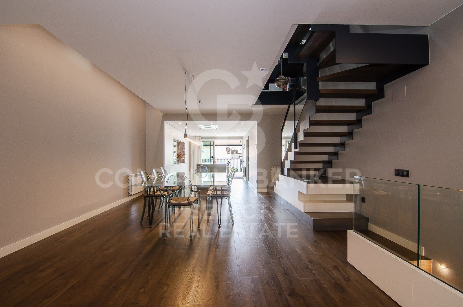 Māja Sabadell, Barcelona, Spānijā 3 istabas, 347 m2 Nr. 178584
