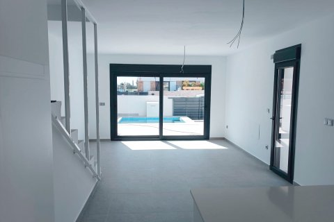 Villa in vendita Daya Nueva, Alicante, Spagna 3 camere da letto, 97 mq. N° 78664 - foto 10
