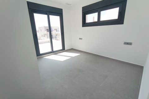 Villa in vendita Daya Nueva, Alicante, Spagna 3 camere da letto, 97 mq. N° 78664 - foto 12