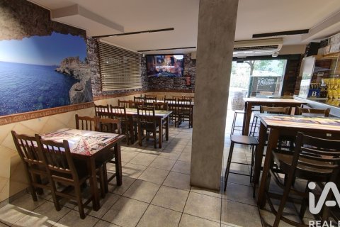 Cafetería / restaurante en Mataró, Barcelona, España 1 dormitorio, 125 m2 No. 152660