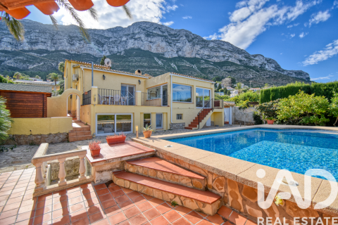 Hus i Denia, Alicante, Spanien 3 sovrum, 187 kvm. Nr. 152657