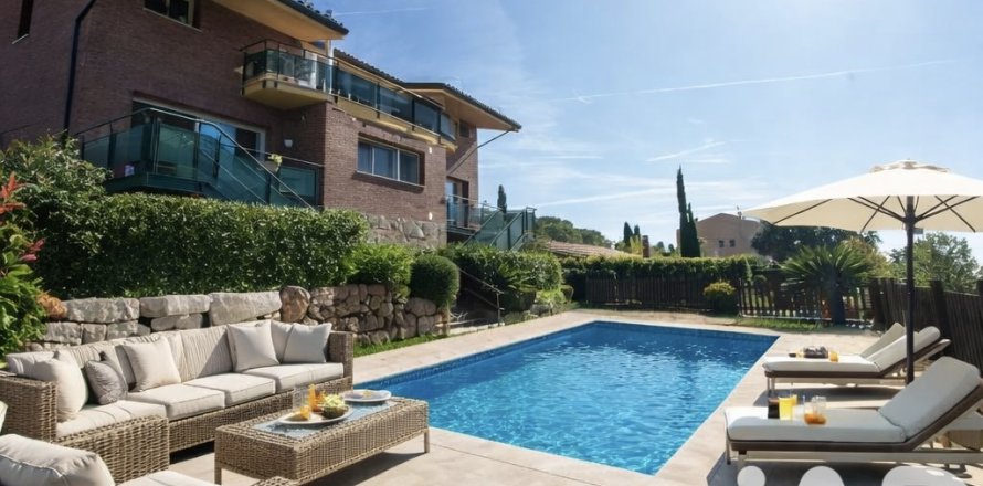 Casa a Sant Vicenc De Montalt, Barcelona, Spagna 7 camere da letto, 531 mq. N° 195860