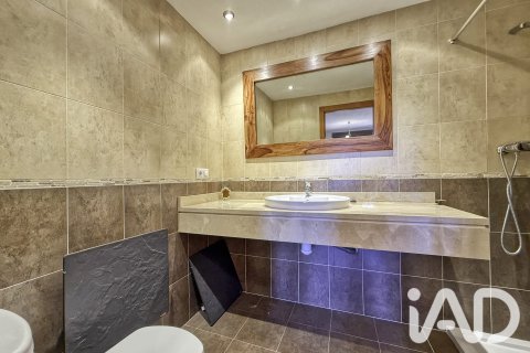 Продажа пентхауса в Теруэль, Испания 2 спальни, 99м2 №195080 - фото 17