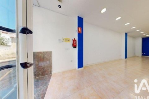 Propiedad comercial en Canet de Mar, Barcelona, España 60 m2 No. 195078
