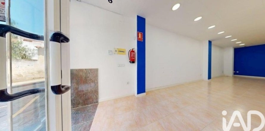 Propiedad comercial en Canet de Mar, Barcelona, España 60 m2 No. 195078
