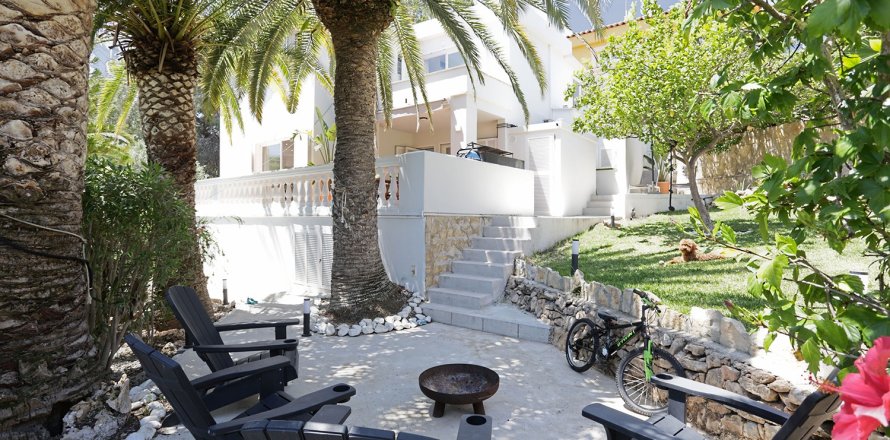 Duplex in Santa Ponsa, Mallorca, Spain 4 bedrooms, 140 sq.m. No. 181028