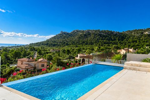 Villa for sale in Cala Millor, Mallorca, Spain 4 bedrooms, 257 sq.m. No. 181029 - photo 5