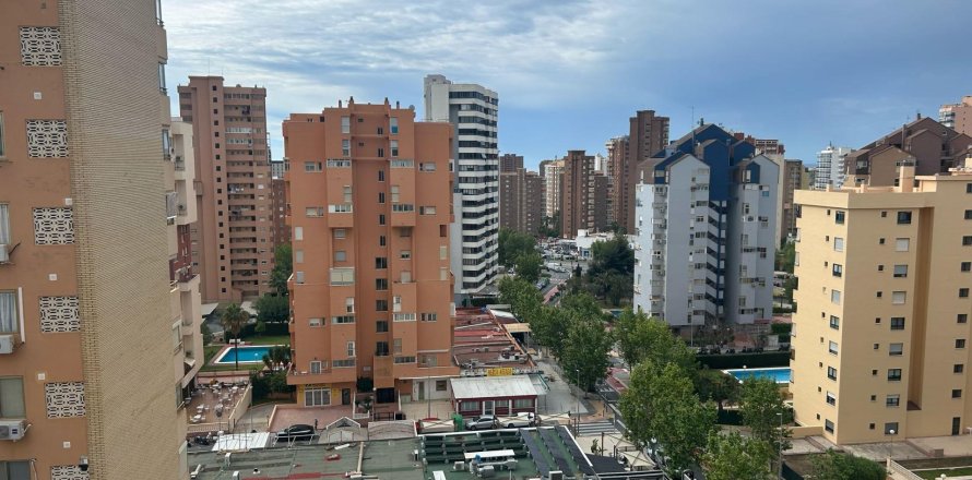 Apartment in Benidorm, Alicante, Spain 2 bedrooms, 100 sq.m. No. 165572