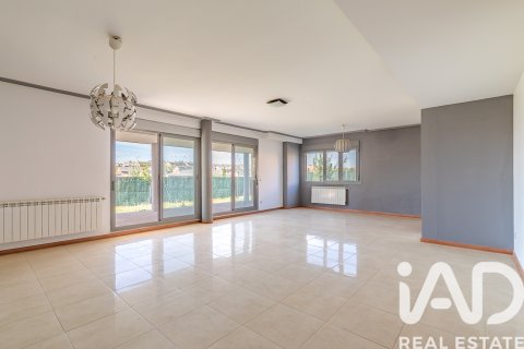 Продажа дома в Арройомолинос, Мадрид, Испания 5 спален, 421м2 №188081 - фото 1