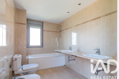 Продажа дома в Арройомолинос, Мадрид, Испания 5 спален, 421м2 №188081 - фото 16