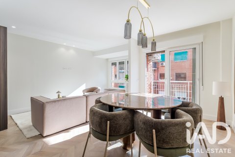 Продажа квартиры в Мадрид, Испания 2 спальни, 110м2 №188068 - фото 3
