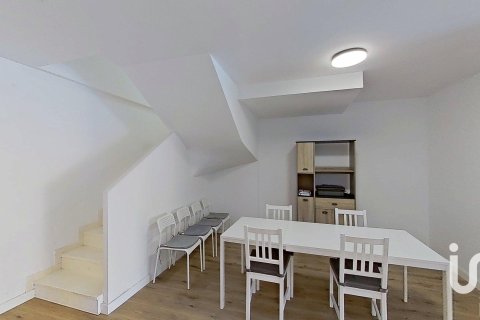 Kaupunkipientalo myytävänä Calafell, Tarragona, Espanja, 4 makuuhuonetta, 200 m2 No. 153253 - kuva 25