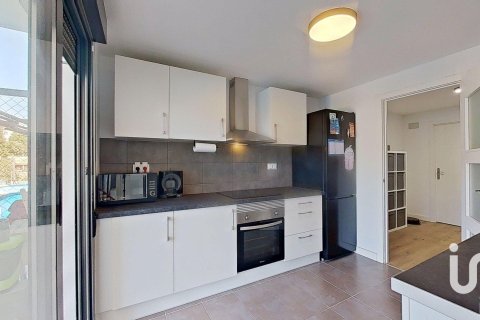 Kaupunkipientalo myytävänä Calafell, Tarragona, Espanja, 4 makuuhuonetta, 200 m2 No. 153253 - kuva 26