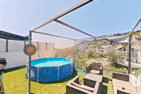 Kaupunkipientalo myytävänä Calafell, Tarragona, Espanja, 4 makuuhuonetta, 200 m2 No. 153253 - kuva 6