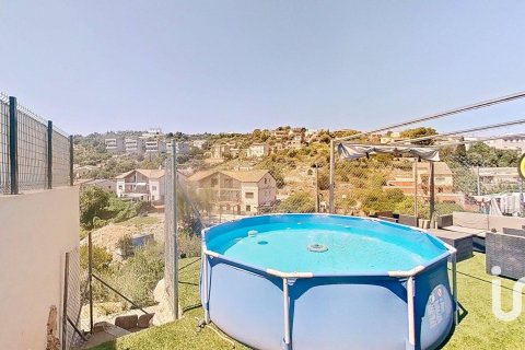 Kaupunkipientalo myytävänä Calafell, Tarragona, Espanja, 4 makuuhuonetta, 200 m2 No. 153253 - kuva 5