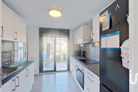 Kaupunkipientalo myytävänä Calafell, Tarragona, Espanja, 4 makuuhuonetta, 200 m2 No. 153253 - kuva 17